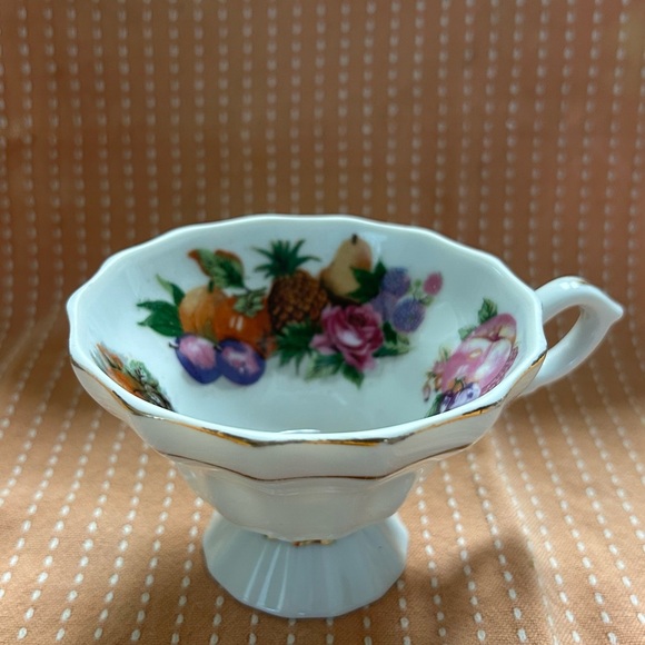 China Teacup made in Japan fruits & flowers - Picture 3 of 7